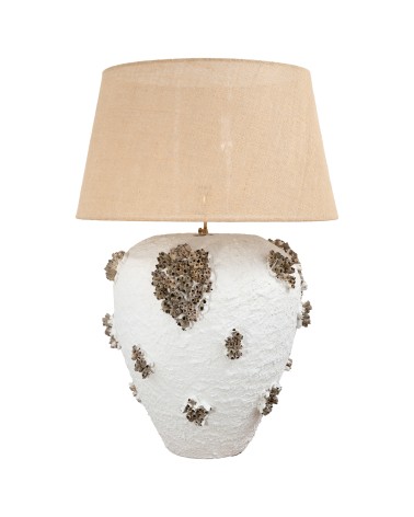 WHITE TABLE LAMP WITH SHELLS